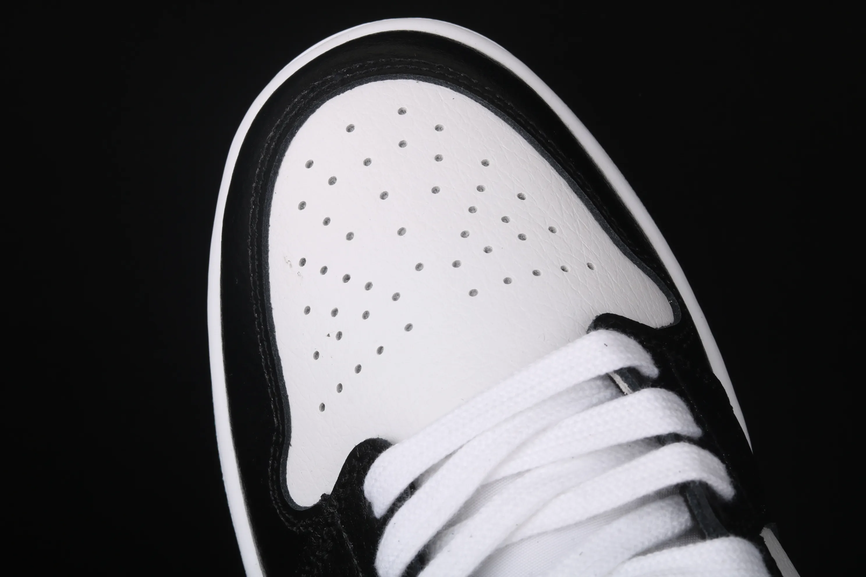All categories Air Jordan Jordan series basketball shoes Air Jordan 1 Mid Air Jordan 1 Mid AJ1 Joe 1 red and yellow color hook Yuanyang mid-top basketball shoes BQ6472-063